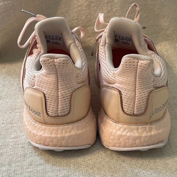 Adidas Ultra Boost Women’s Size 9‎ 1/2 Peach Color Sneakers Preowned. - Picture 4 of 6